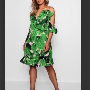 BooHoo Plus Palm Print Cold Shoulder Beach Dress